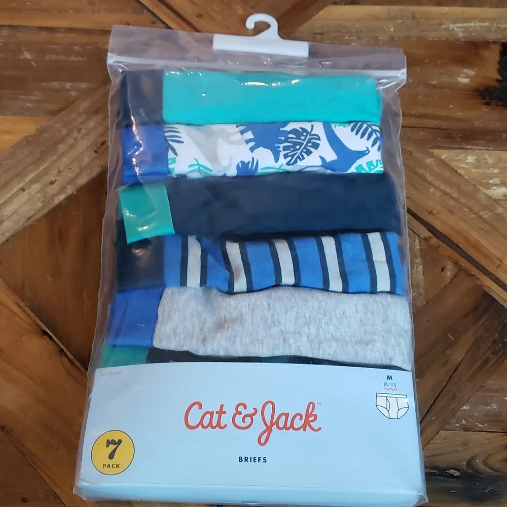 Cat & Jack boys 7 Briefs